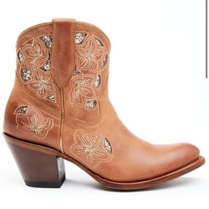 Shyanne Leather Booties Lily Fashion Round Toe Flower Embroidered Cognac Sz 6.5M